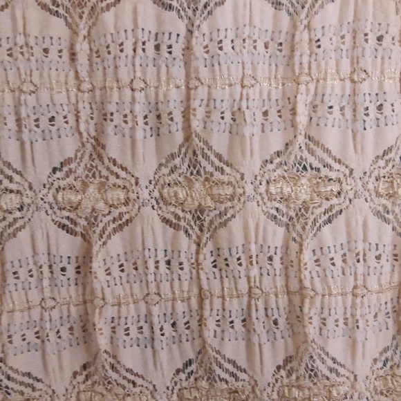 NWOT Lace Blouse Top Short Slive Buttons Down - Picture 7 of 7